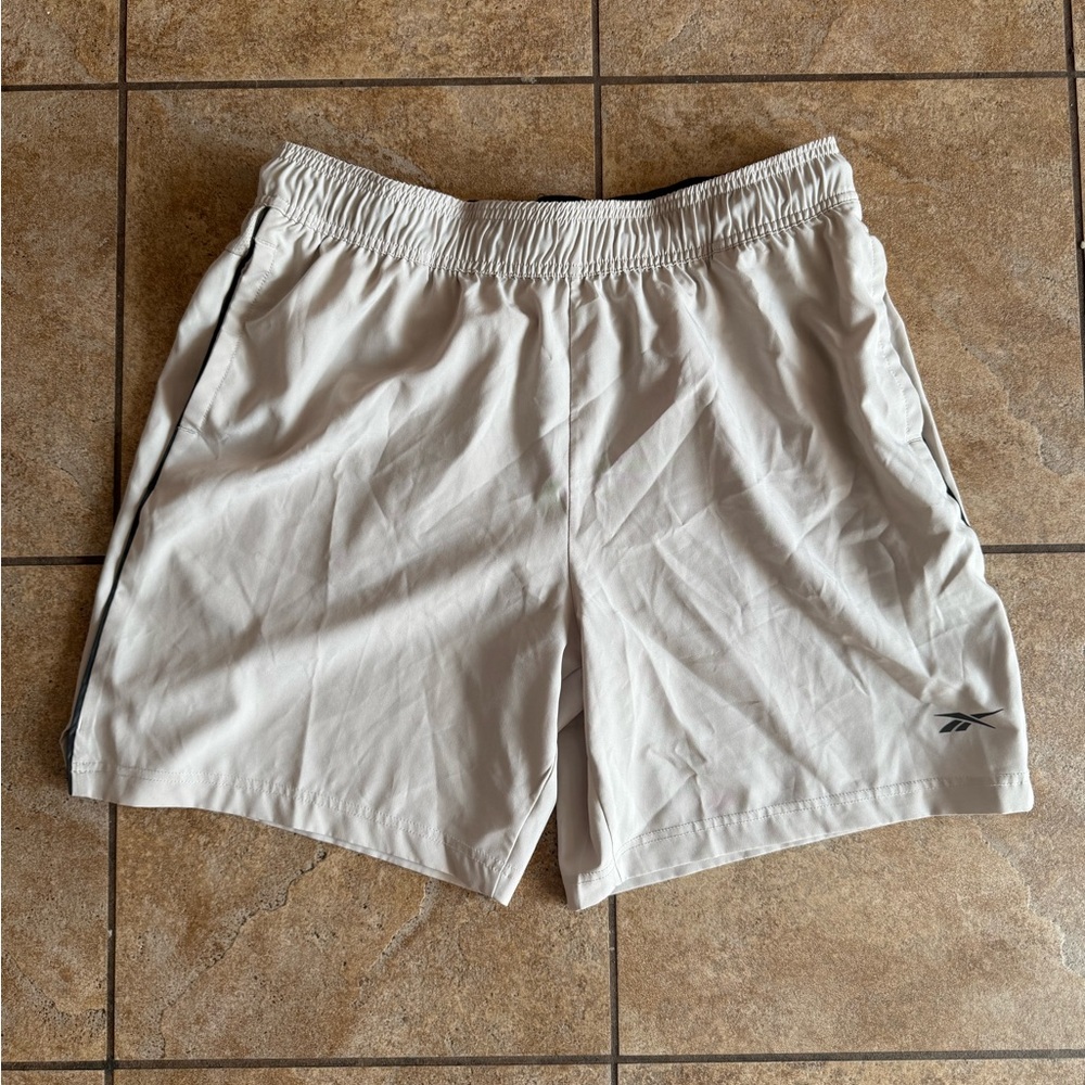 Reebok Men’s Shorts  with Pockets Light Grey Size Large